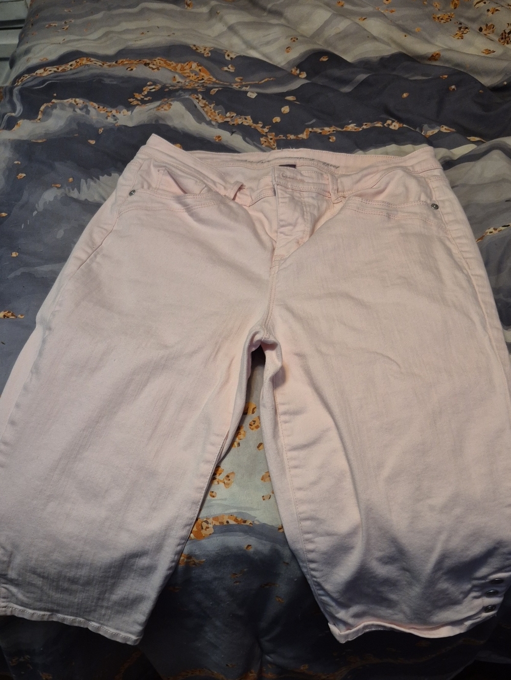 Gloria Vanderbilt Light Pink Cropped Jeans